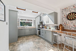 Kitchen/Breakfast Room- click for photo gallery